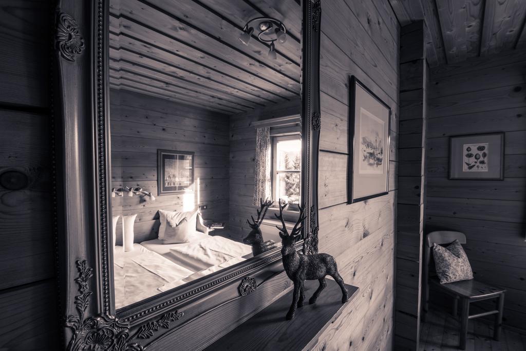 Chalets Ebner Ебен им Понгау Стая снимка